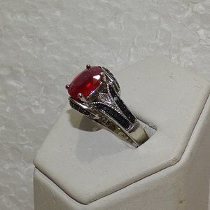VINTAGE  MOISINITE RED STONE RING CHINA